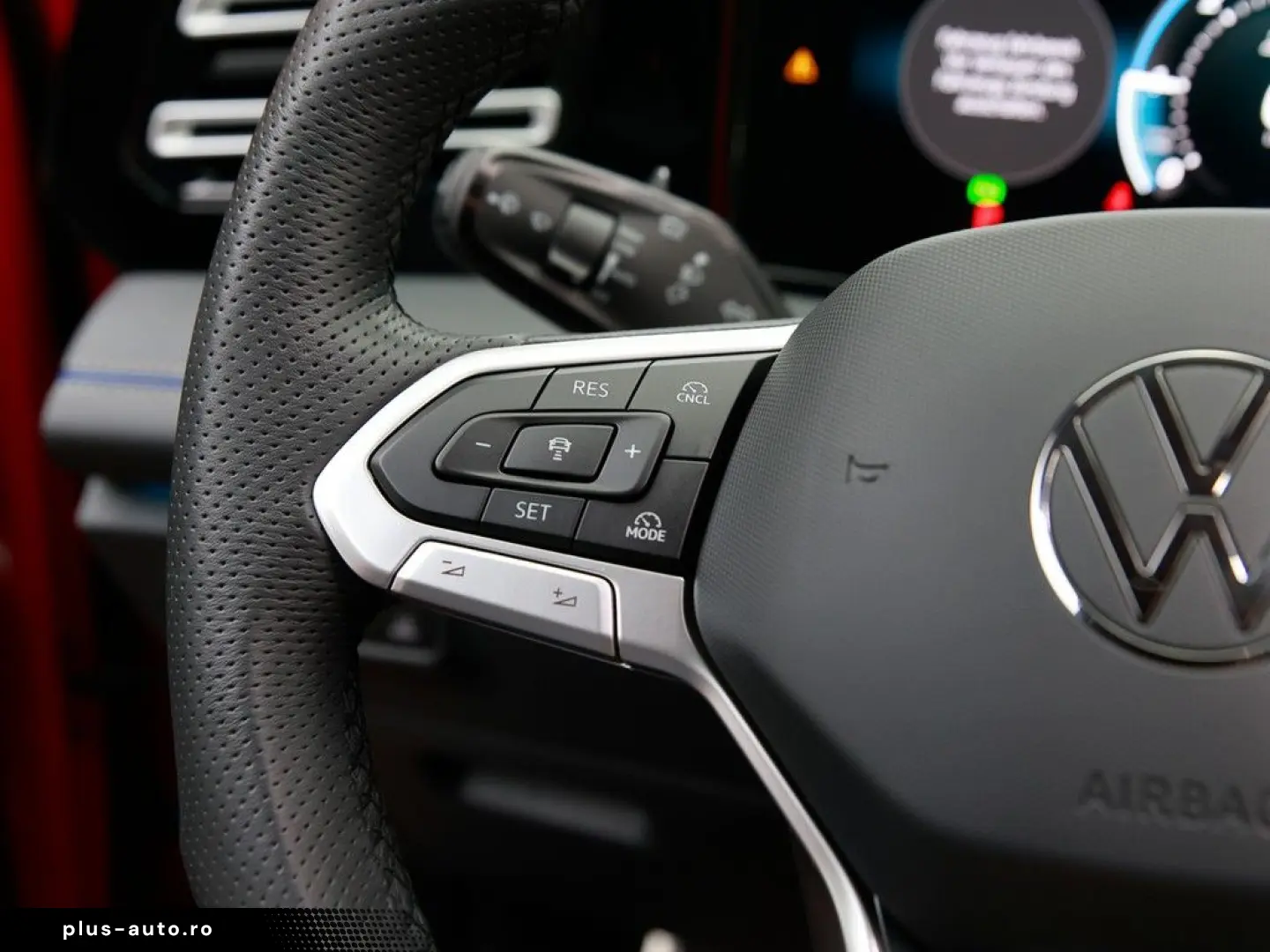 VW Tiguan 2.0 TDI DSG 4M R-Line AHK  Standhzg.  Pan