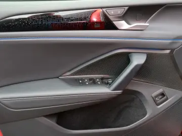 VW Tiguan 2.0 TDI DSG 4M R-Line AHK  Standhzg.  Pan