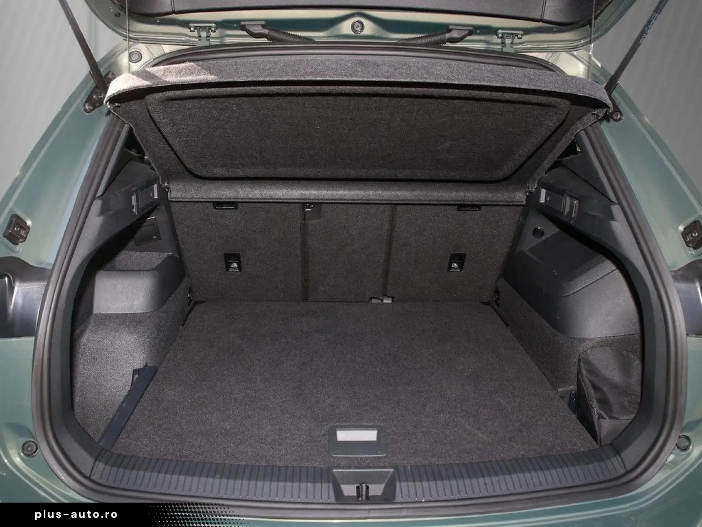 VW Tiguan 2.0 TDI DSG R-Line 4Mo AHK Pano RFK