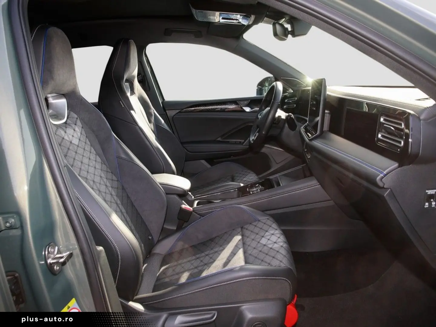 VW Tiguan 2.0 TDI DSG R-Line 4Mo AHK Pano RFK