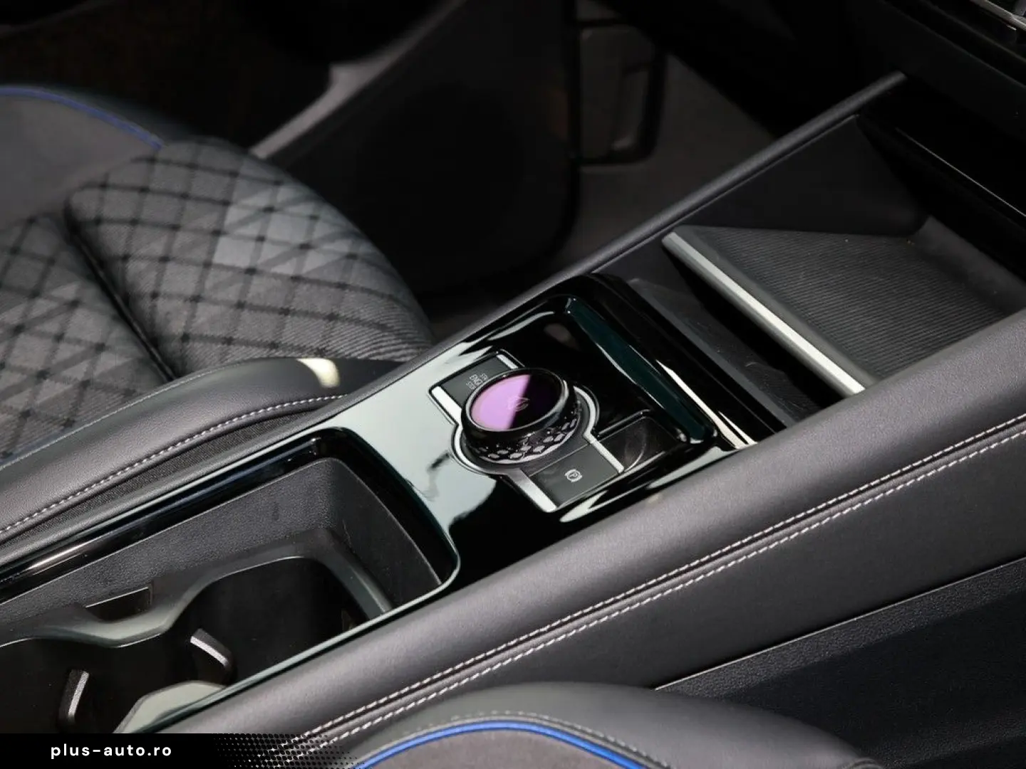 VW Tiguan 2.0 TDI DSG R-Line 4Mo AHK Pano RFK