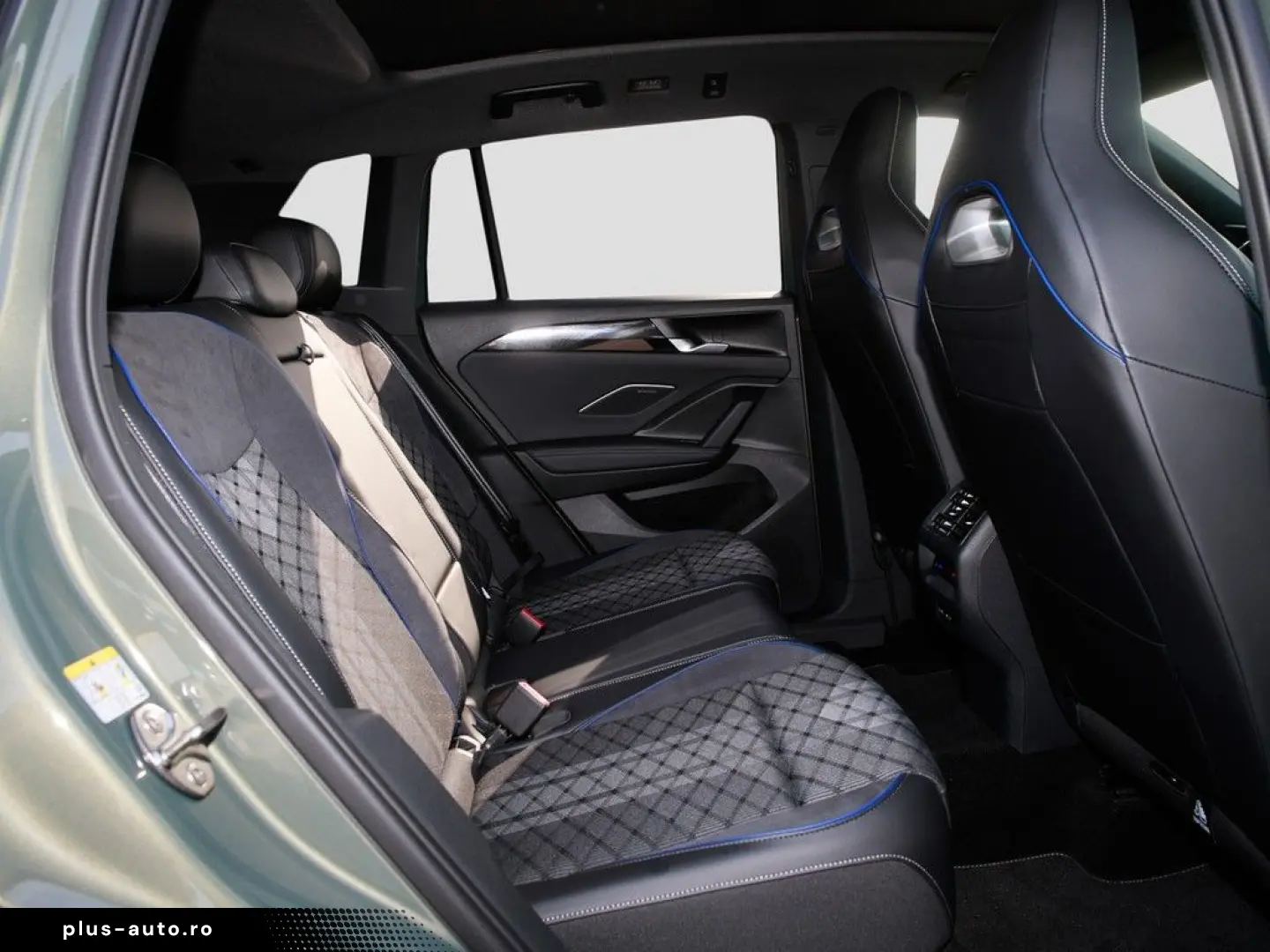 VW Tiguan 2.0 TDI DSG R-Line 4Mo AHK Pano RFK