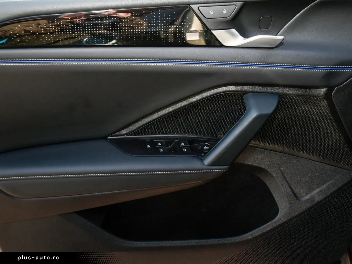 VW Tiguan 2.0 TDI DSG R-Line 4Mo AHK Pano RFK