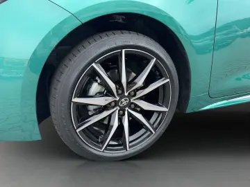 TOYOTA Corolla 2.0 Hybrid GR Sport