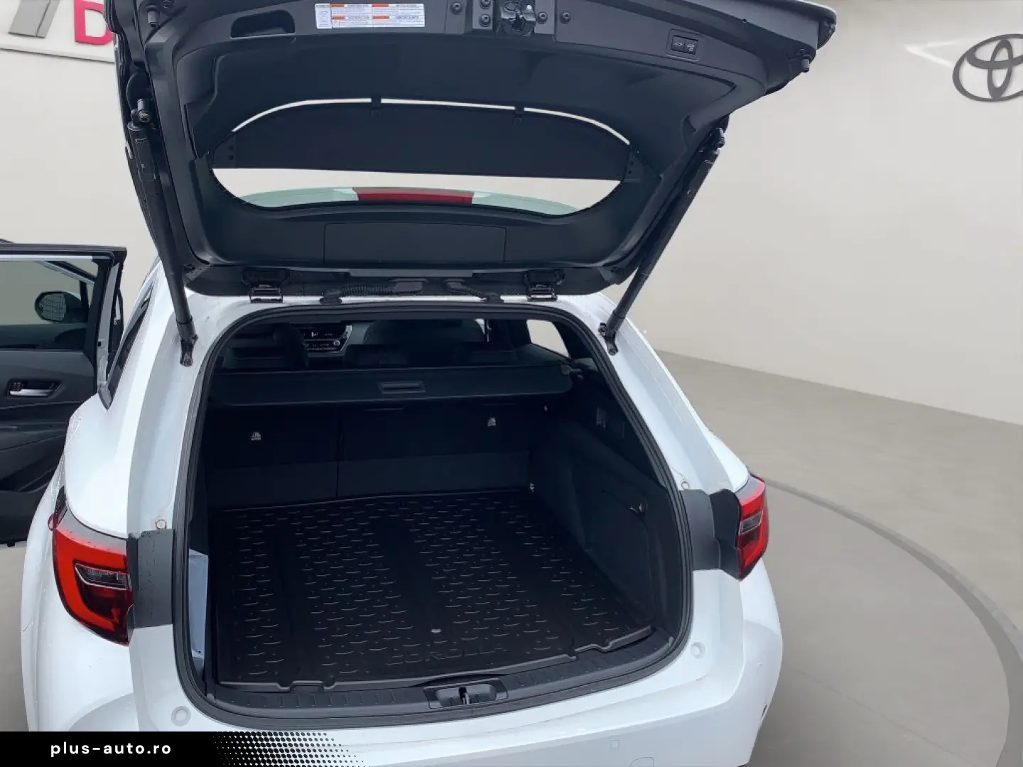 TOYOTA Corolla 1.8 Hybrid Touring Sports Team D Technik