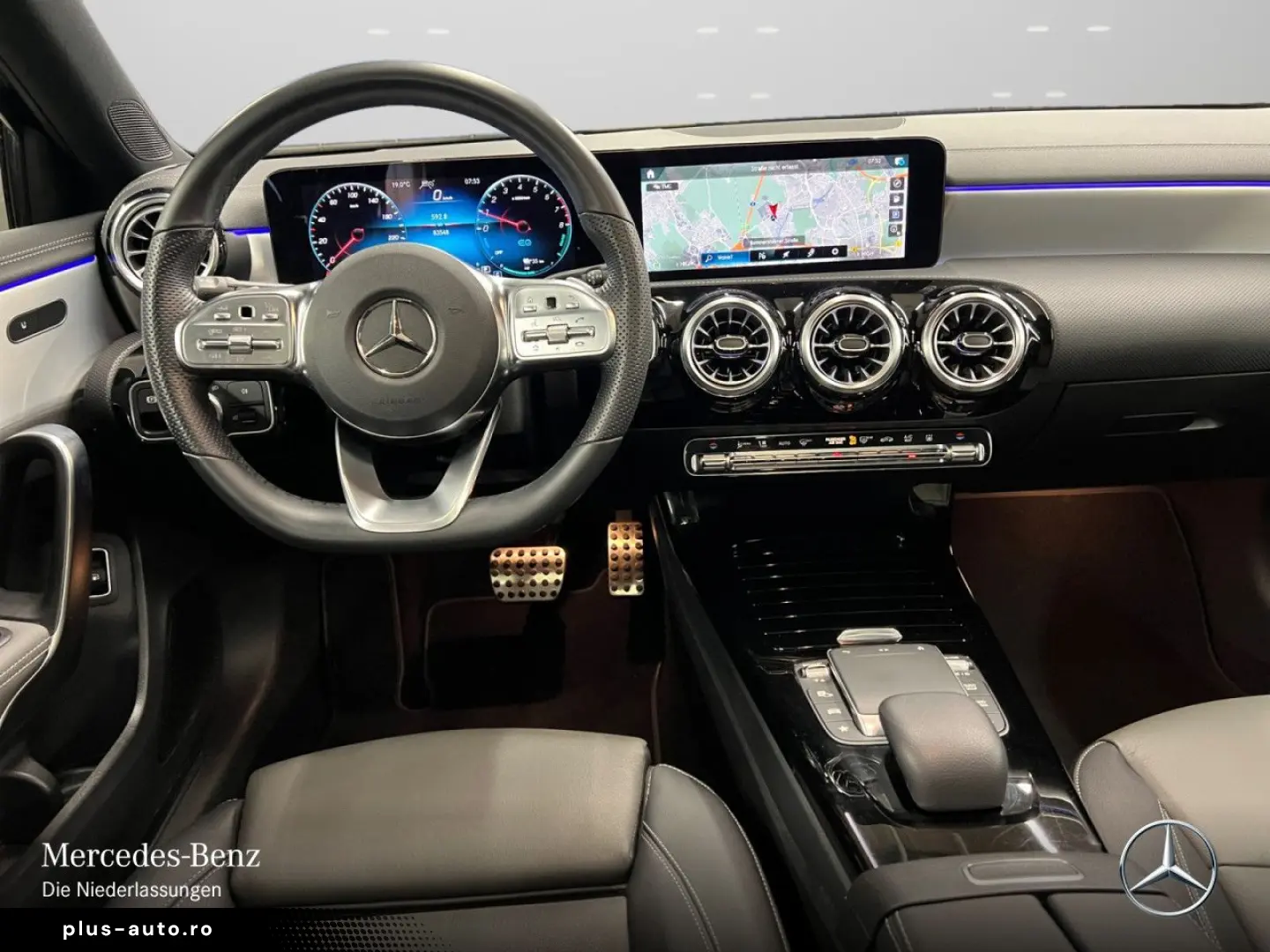 MERCEDES-BENZ A 250 e AMG Night LEDER Dist LED Pano &hellip;