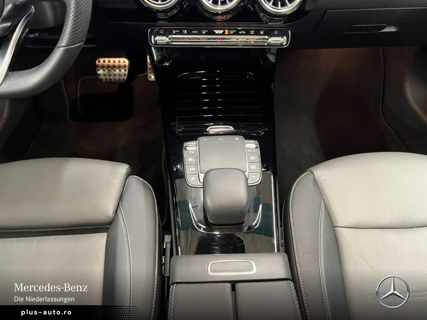 MERCEDES-BENZ A 250 e AMG Night LEDER Dist LED Pano &hellip;