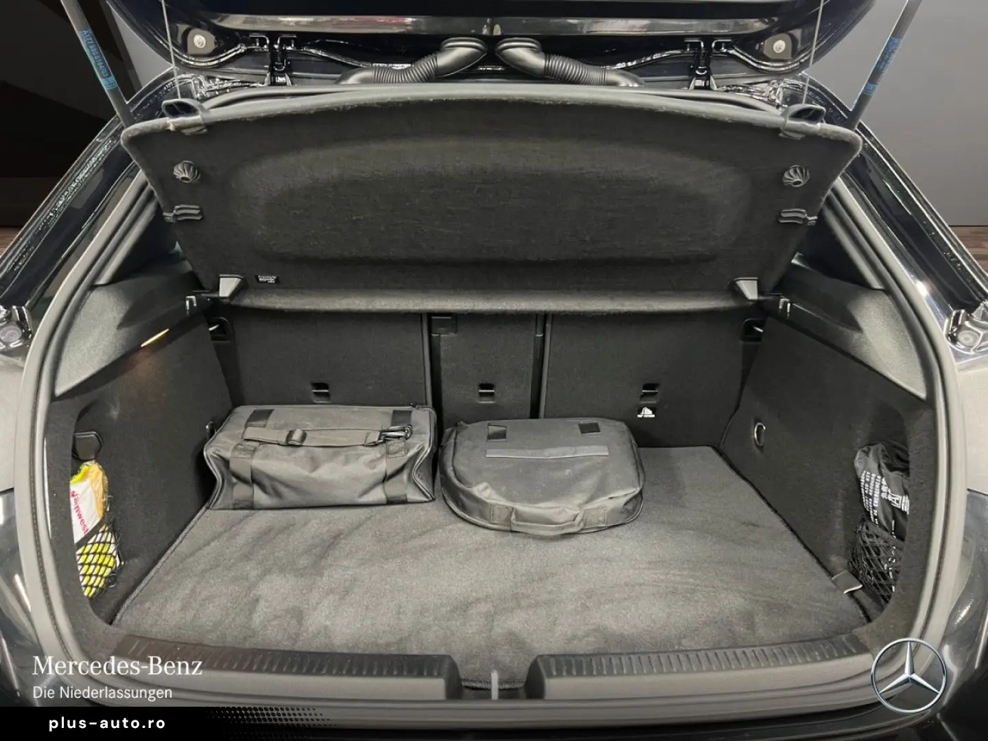 MERCEDES-BENZ A 250 e AMG Night LEDER Dist LED Pano &hellip;