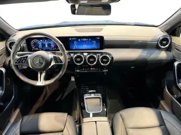 MERCEDES-BENZ A 200 Progressive MBUX Progressive Wid&hellip;