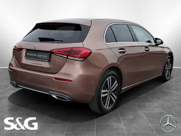 MERCEDES-BENZ A 180 DISTR  HEADUP KAMERA MBUX CARPLAY LED 17