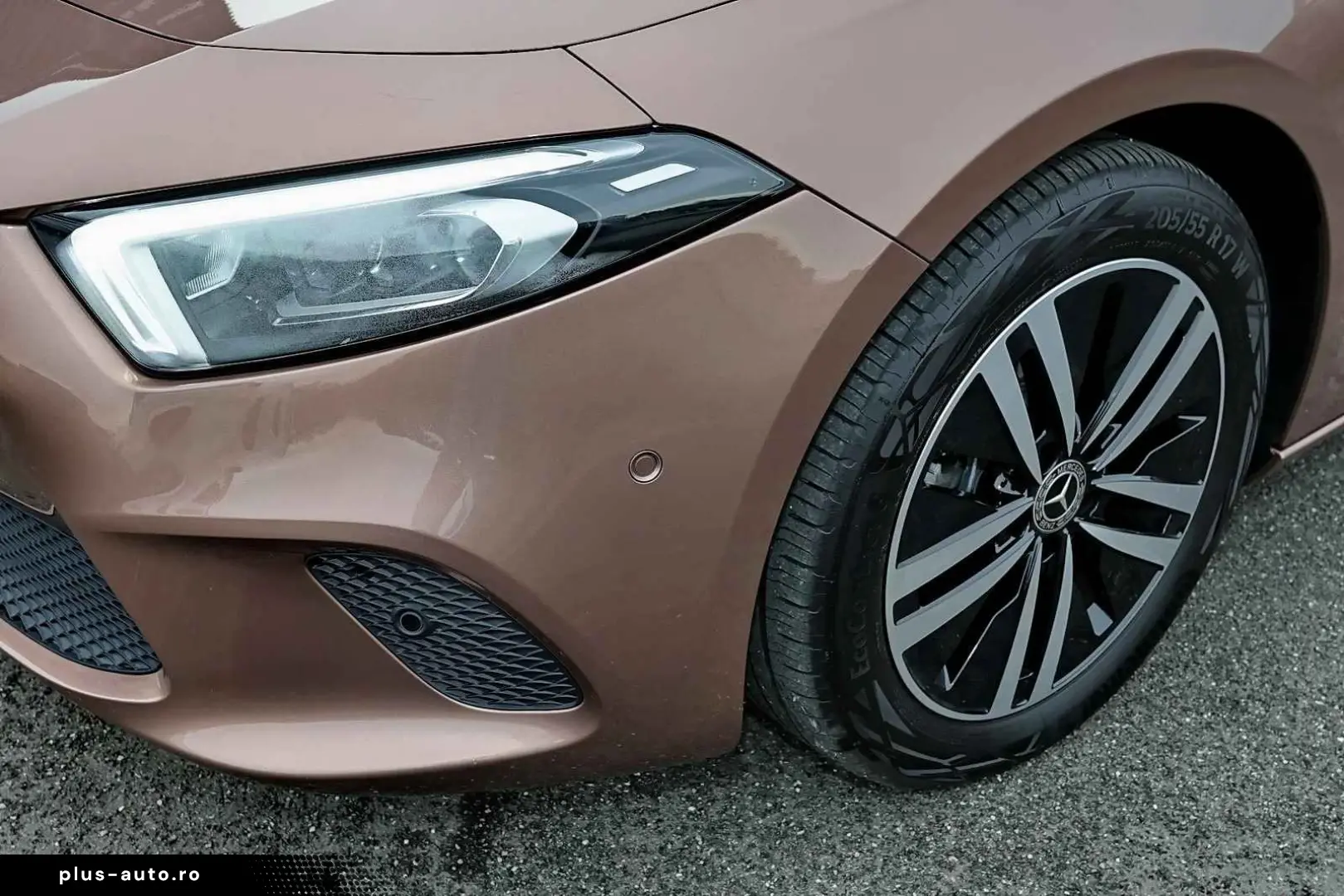 MERCEDES-BENZ A 180 DISTR  HEADUP KAMERA MBUX CARPLAY LED 17