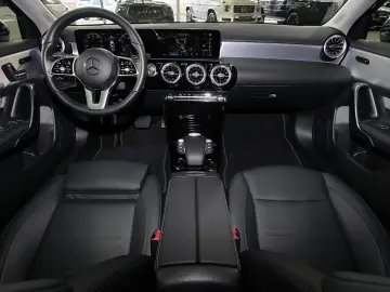 MERCEDES-BENZ A 200 4M TOTWINKEL 360  MEMORY HEADUP LED 17