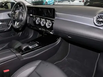 MERCEDES-BENZ A 200 4M TOTWINKEL 360  MEMORY HEADUP LED 17