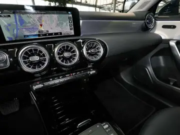 MERCEDES-BENZ A 200 4M TOTWINKEL 360  MEMORY HEADUP LED 17