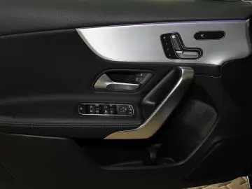 MERCEDES-BENZ A 200 4M TOTWINKEL 360  MEMORY HEADUP LED 17