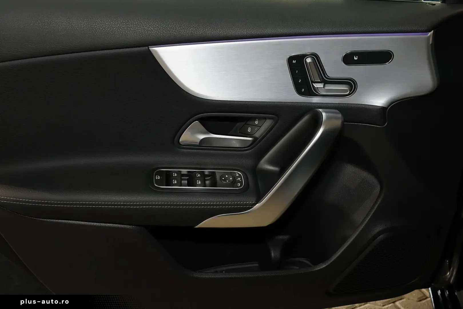 MERCEDES-BENZ A 200 4M TOTWINKEL 360  MEMORY HEADUP LED 17