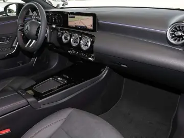 MERCEDES-BENZ A 200 AMG MBUX RüKam M-LED Night Totwi&hellip;