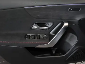 MERCEDES-BENZ A 200 AMG MBUX RüKam M-LED Night Totwi&hellip;