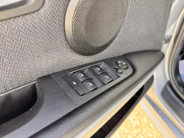 BMW 320d    FACELIFT