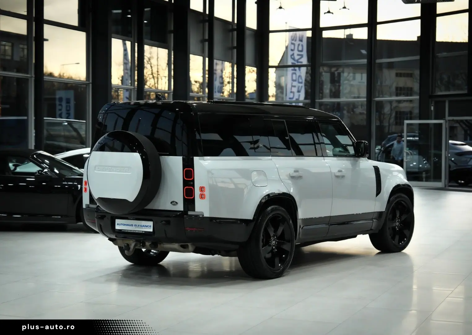 LAND ROVER Defender 130 X-Dynamic SE 8-SITZE MATRIX MERDIAN