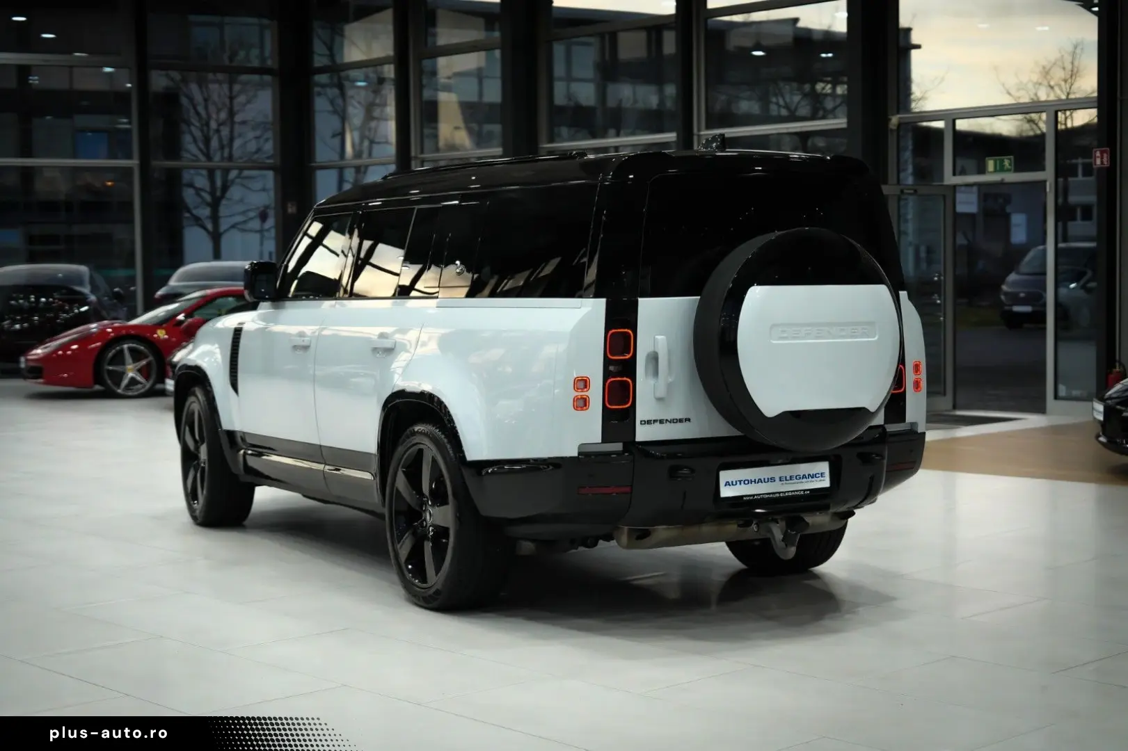 LAND ROVER Defender 130 X-Dynamic SE 8-SITZE MATRIX MERDIAN
