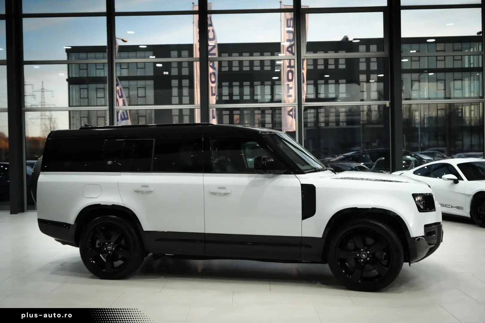 LAND ROVER Defender 130 X-Dynamic SE 8-SITZE MATRIX MERDIAN