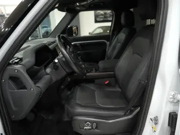 LAND ROVER Defender 130 X-Dynamic SE 8-SITZE MATRIX MERDIAN