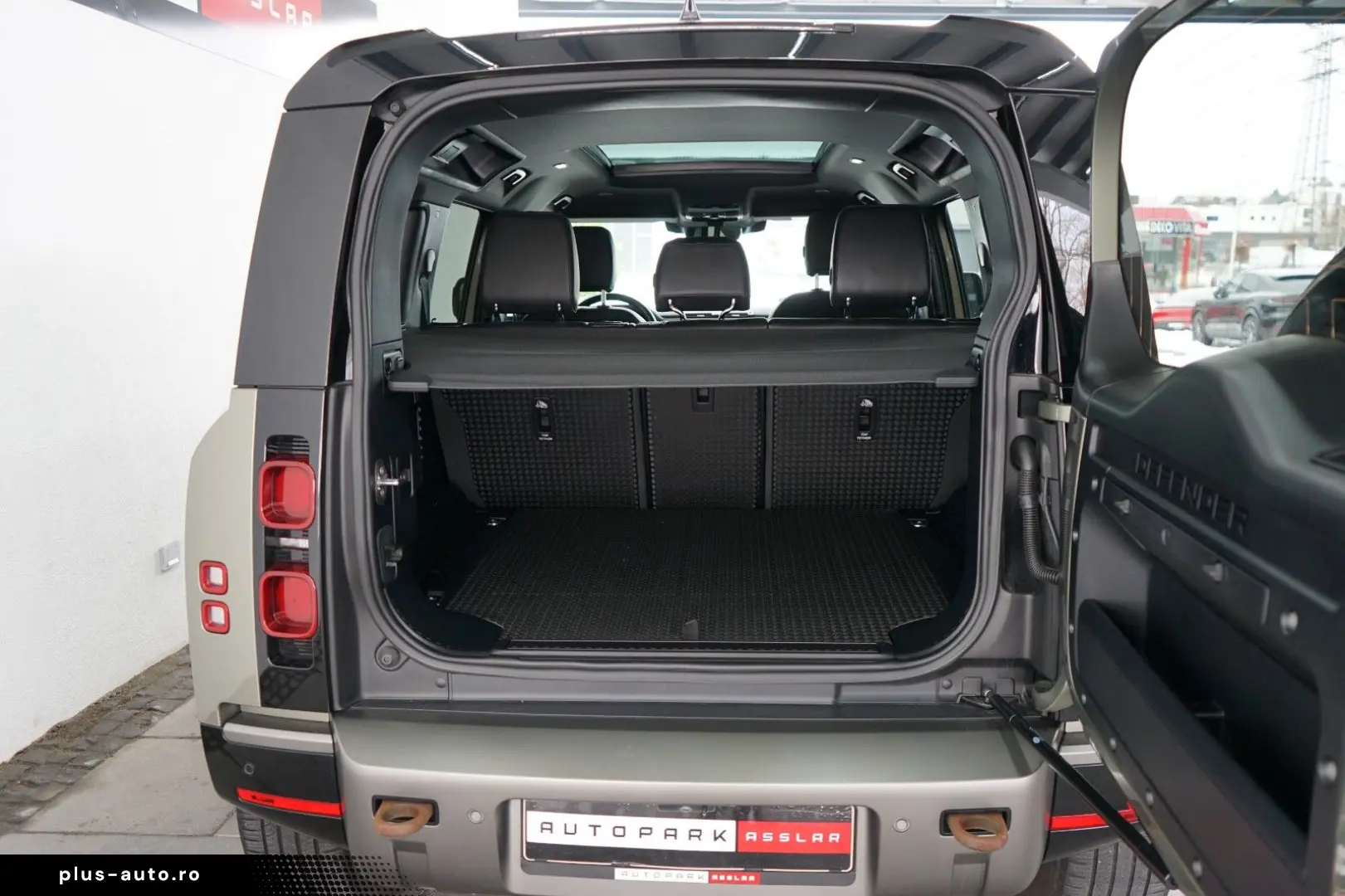 LAND ROVER Defender 110 X-Dynamic SE PANO 14W 360 CAM 20z