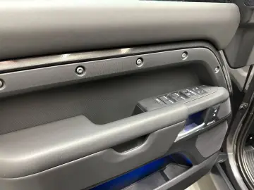 LAND ROVER Defender 110 X-Dynamic HSE  1. HAND PANO MEMORY