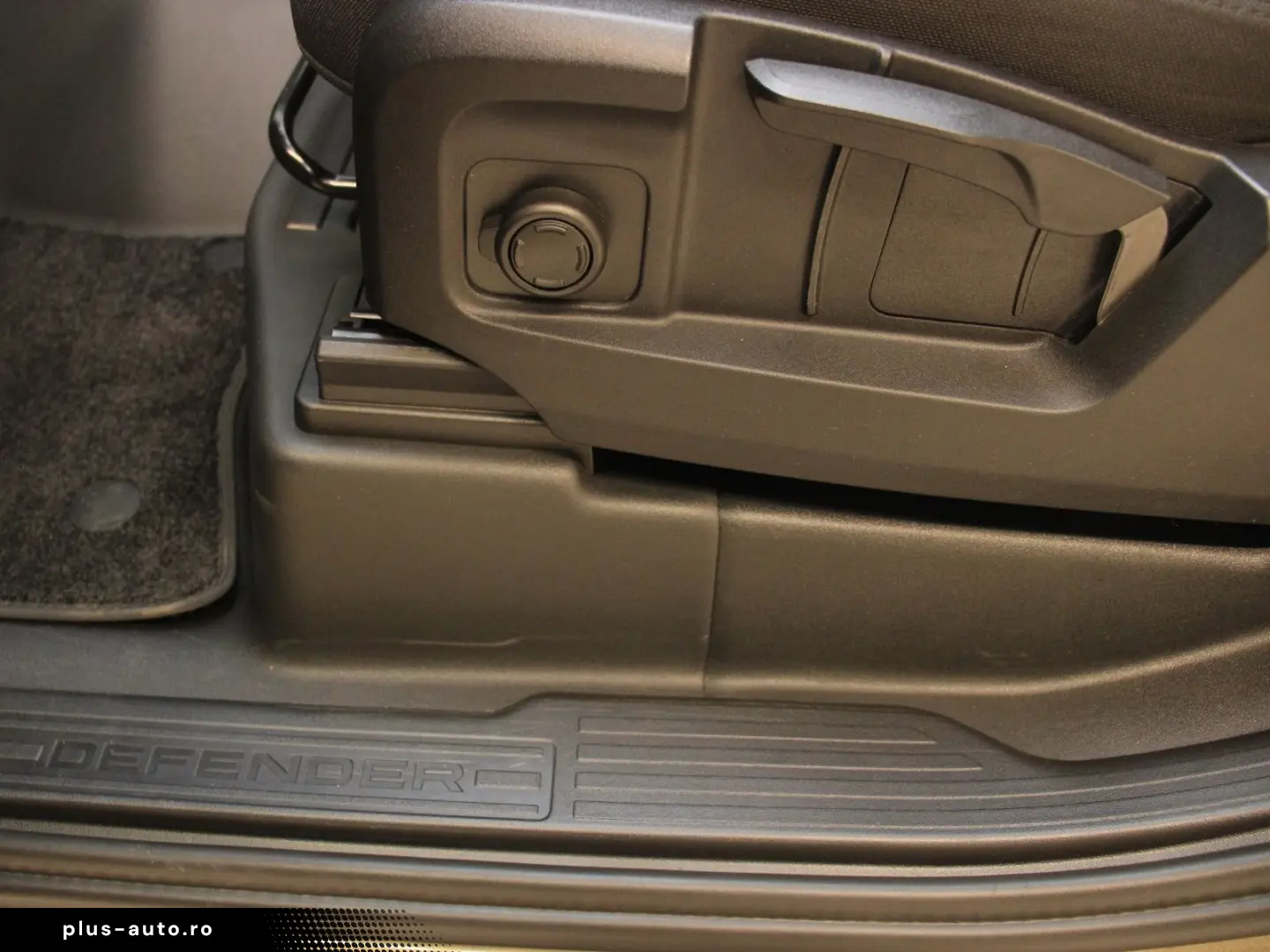 LAND ROVER Defender 90 D200 S Paket Winter