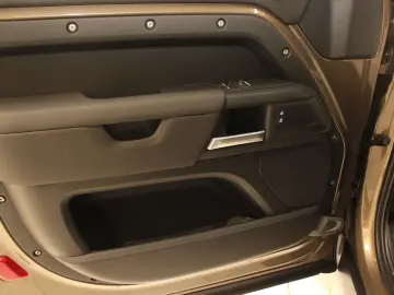 LAND ROVER Defender 90 D200 S Paket Winter