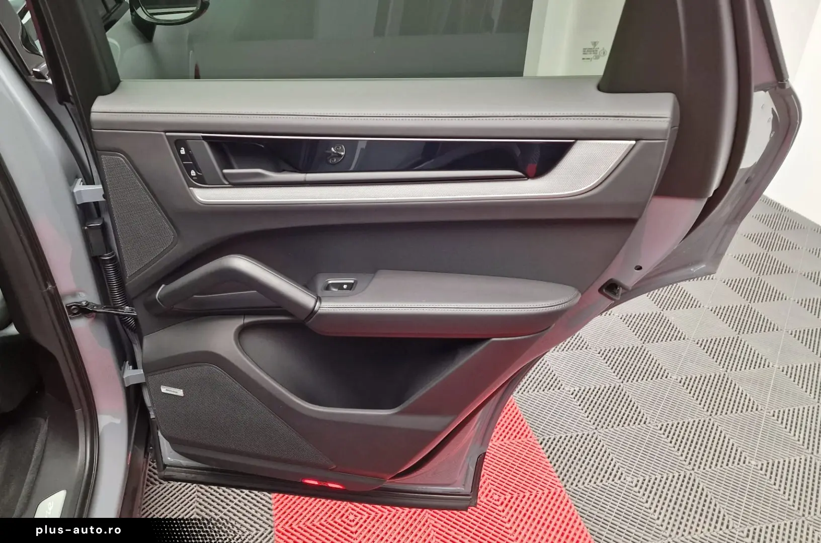 Porsche Cayenne S Coupe V8