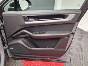 Porsche Cayenne S Coupe V8