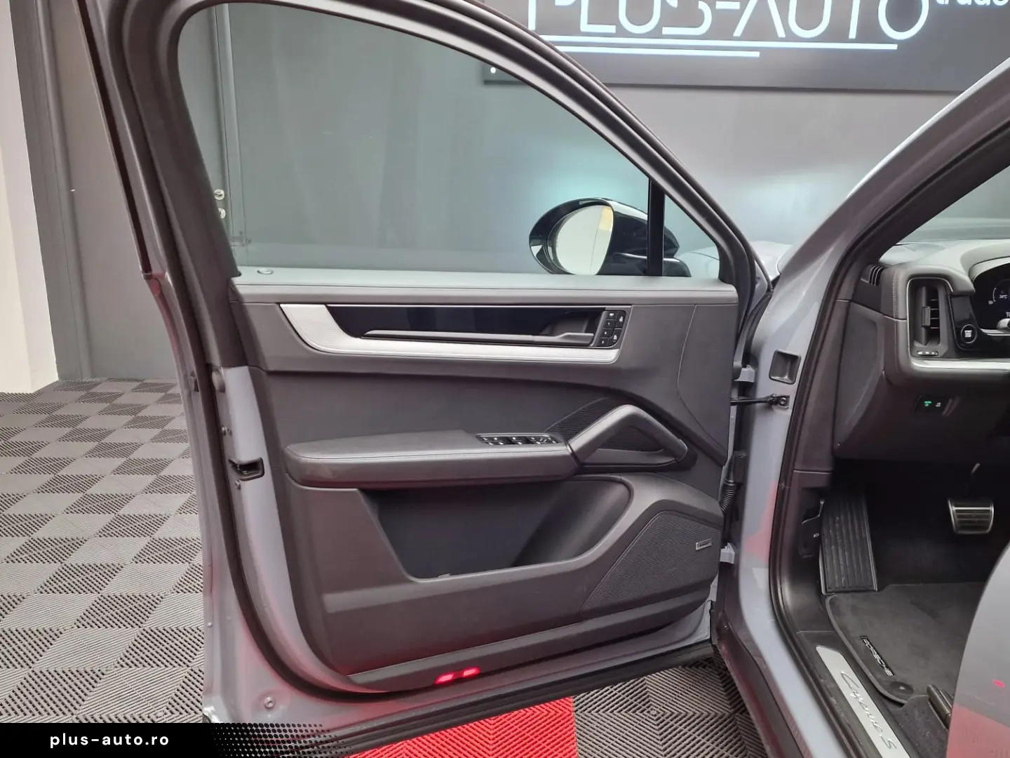 Porsche Cayenne S Coupe V8