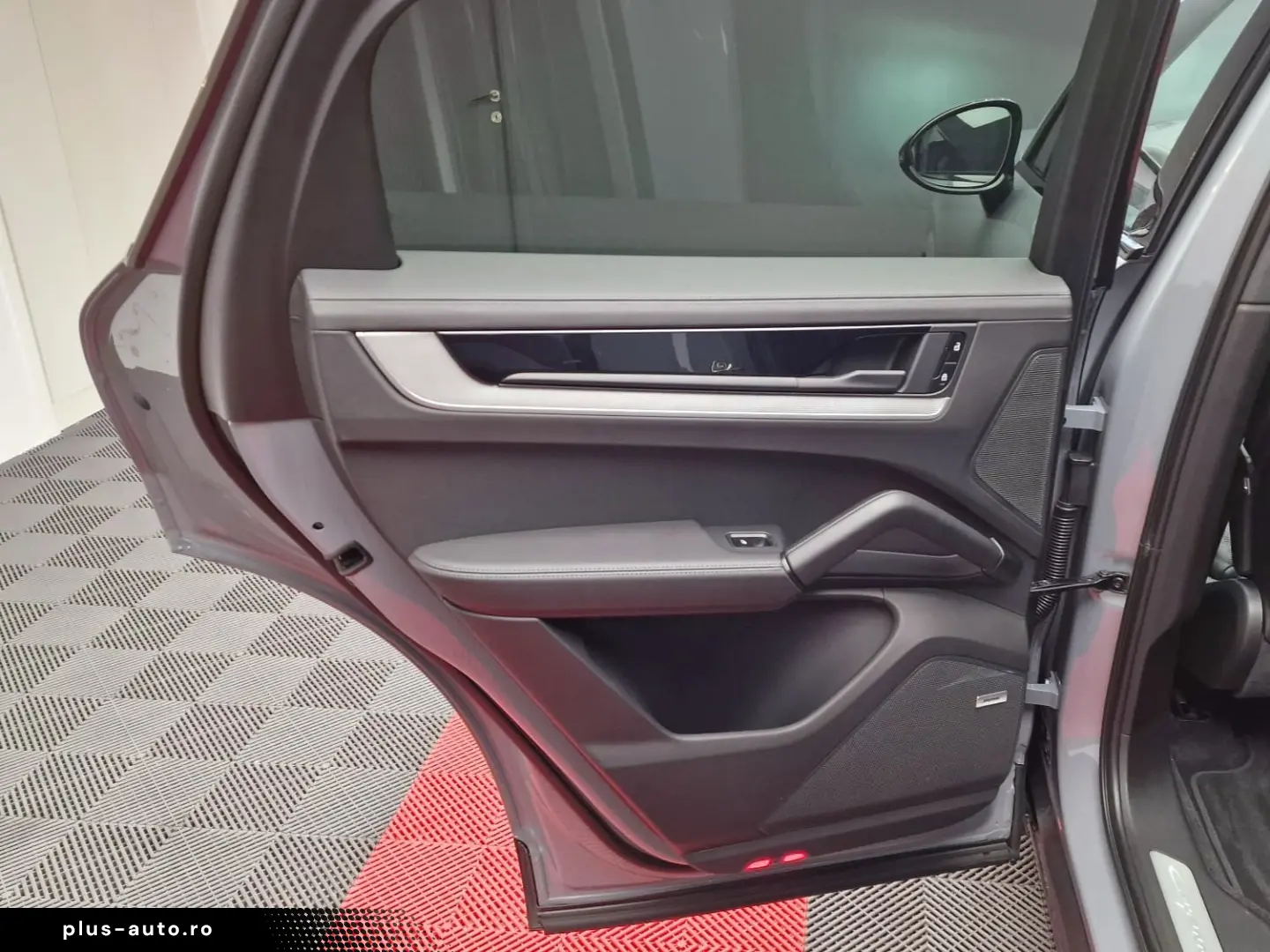 Porsche Cayenne S Coupe V8