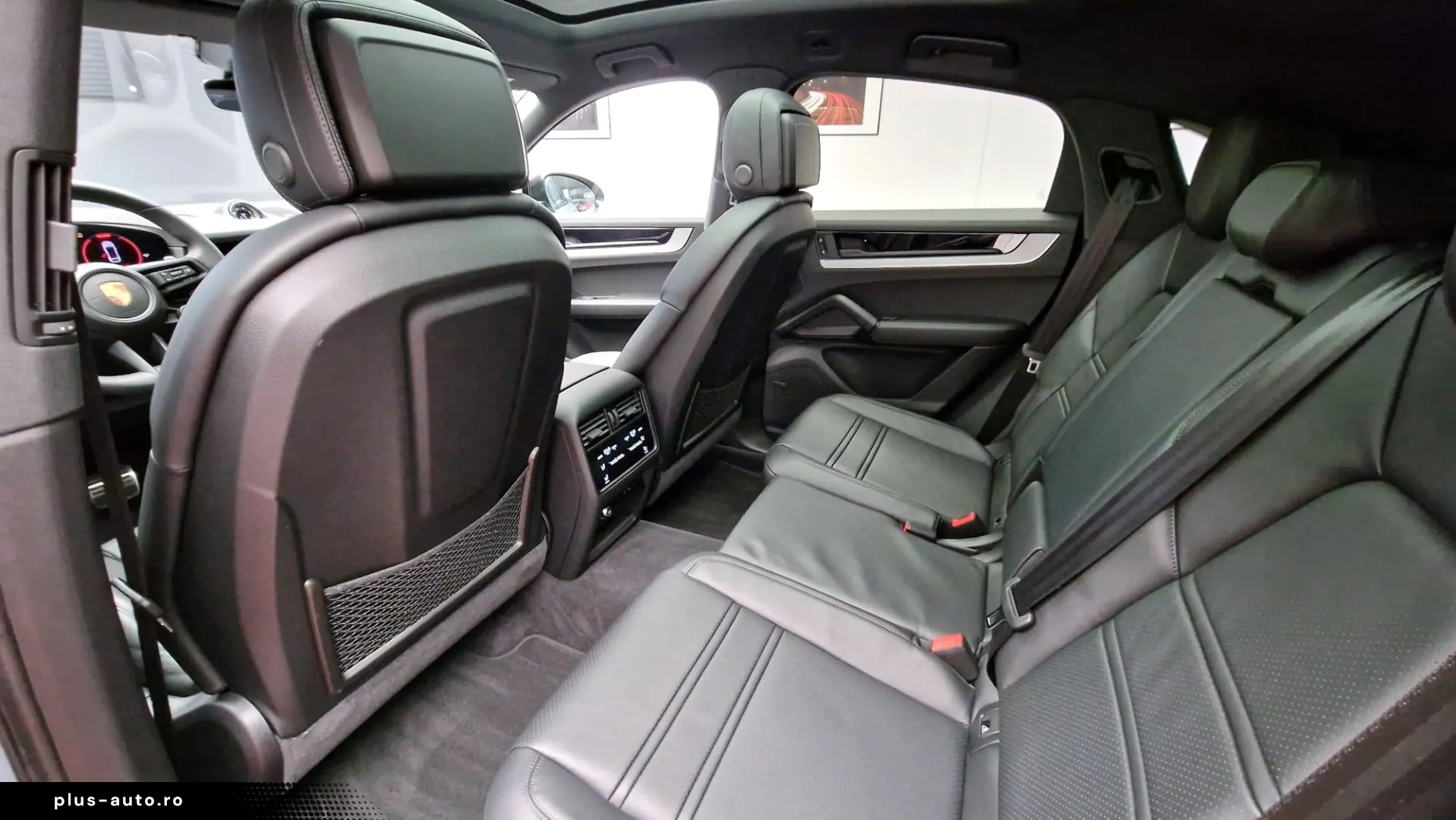 Porsche Cayenne S Coupe V8