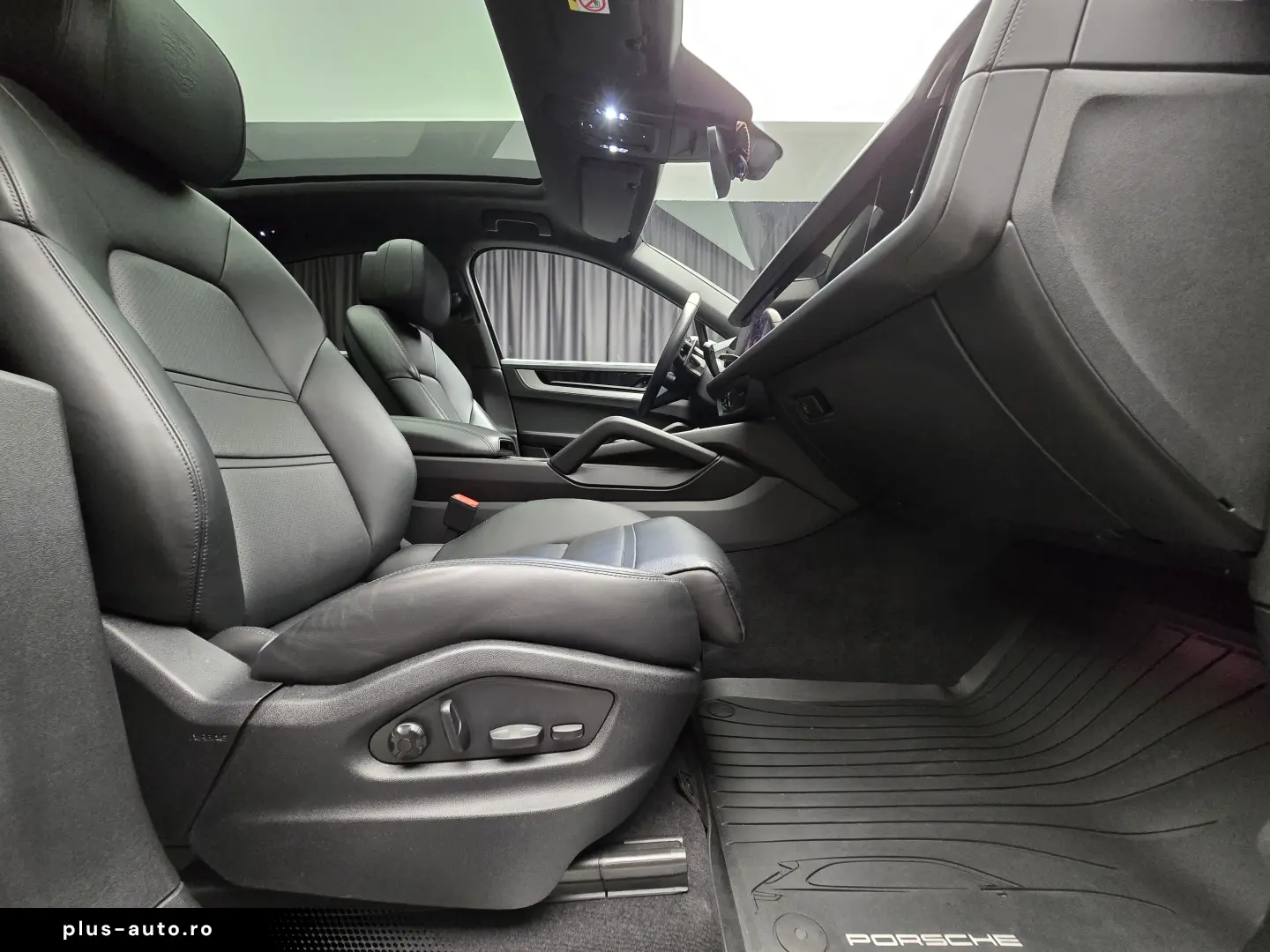 Porsche Cayenne S Coupe V8
