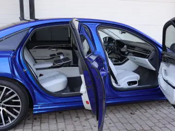 AUDI A8L 60 TFSIe EXCLUSIVE S-LINE