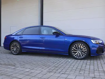 AUDI A8L 60 TFSIe EXCLUSIVE S-LINE