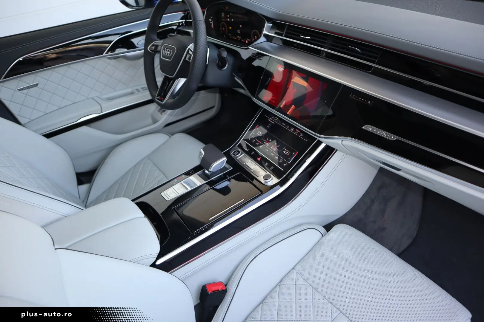 AUDI A8L 60 TFSIe EXCLUSIVE S-LINE