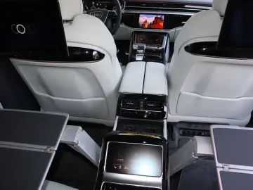 AUDI A8L 60 TFSIe EXCLUSIVE S-LINE