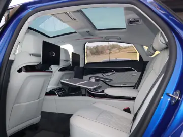 AUDI A8L 60 TFSIe EXCLUSIVE S-LINE