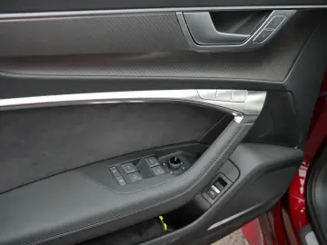 AUDI RS 6 Performance Matrix B&O Massage HuD