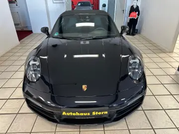 PORSCHE 992 Carrera Cabriolet Sportabgas SPORTSITZ-Plus