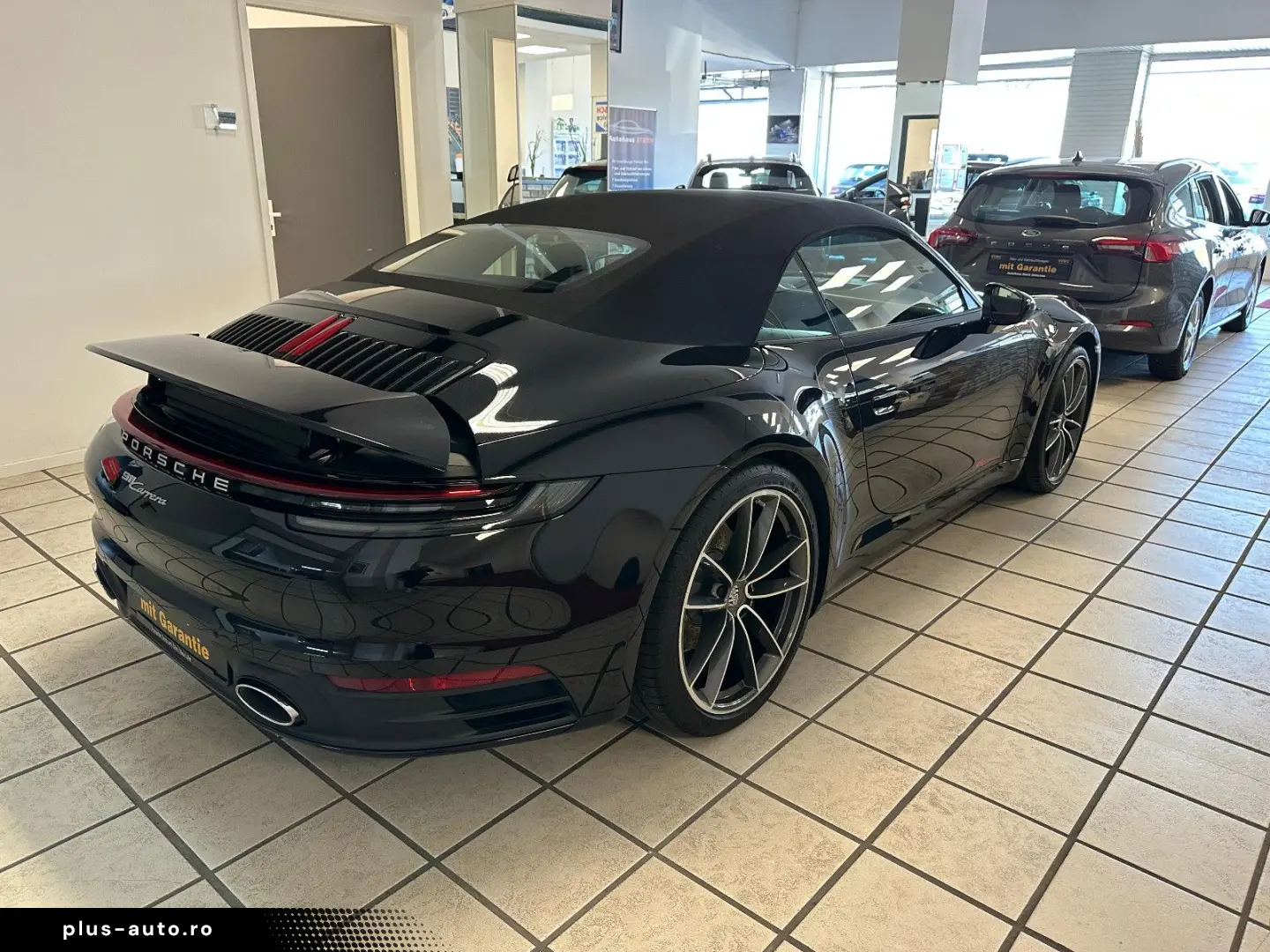 PORSCHE 992 Carrera Cabriolet Sportabgas SPORTSITZ-Plus