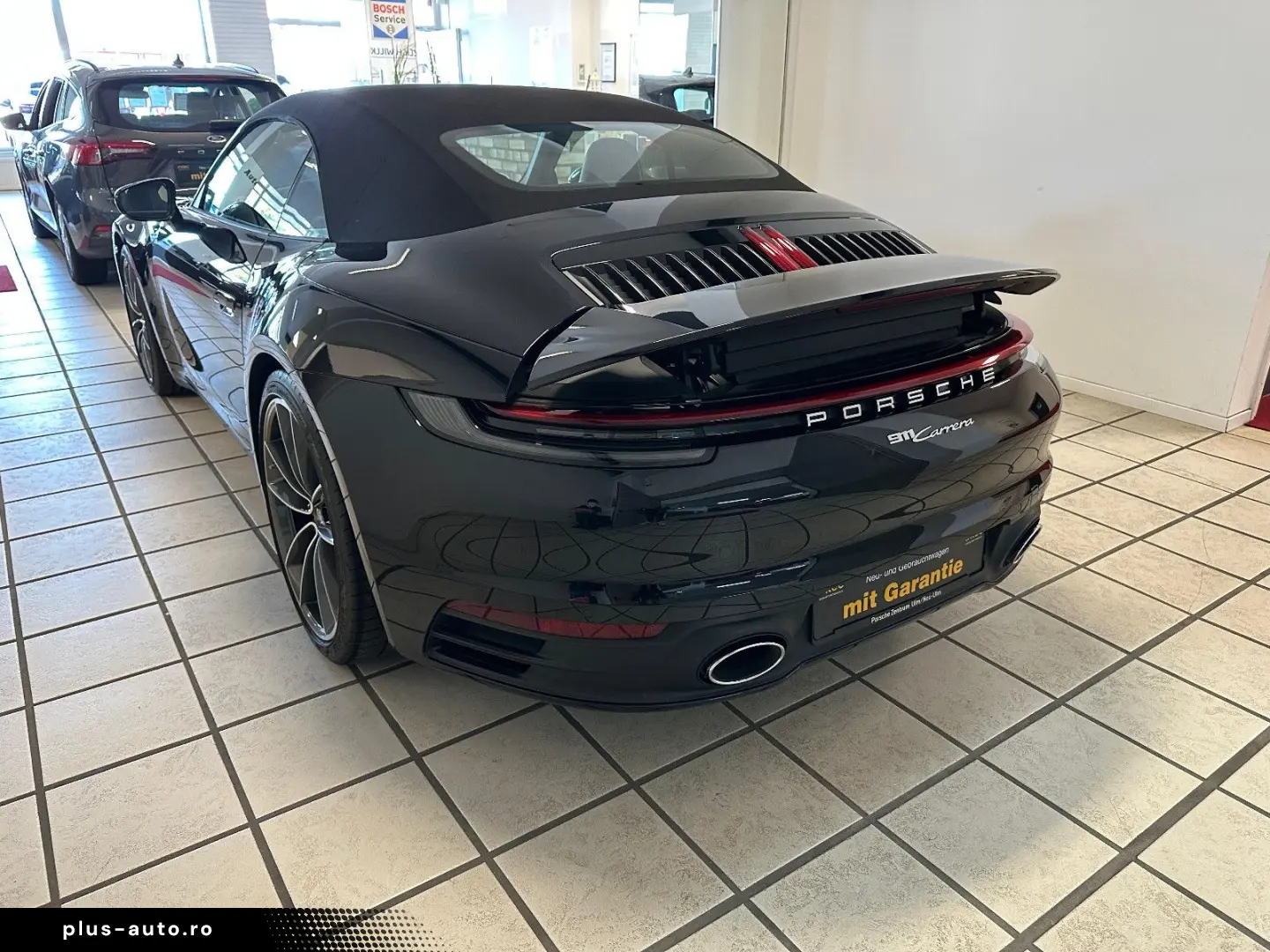 PORSCHE 992 Carrera Cabriolet Sportabgas SPORTSITZ-Plus