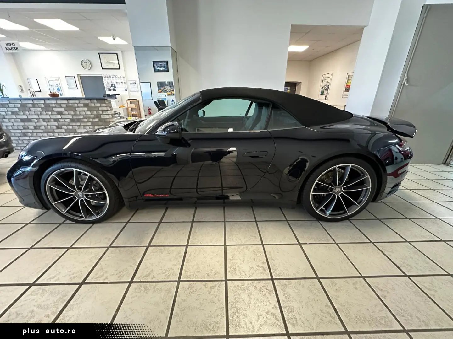 PORSCHE 992 Carrera Cabriolet Sportabgas SPORTSITZ-Plus