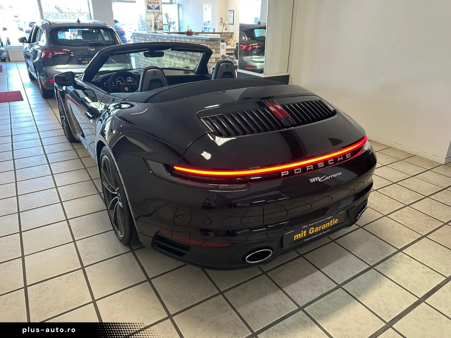 PORSCHE 992 Carrera Cabriolet Sportabgas SPORTSITZ-Plus