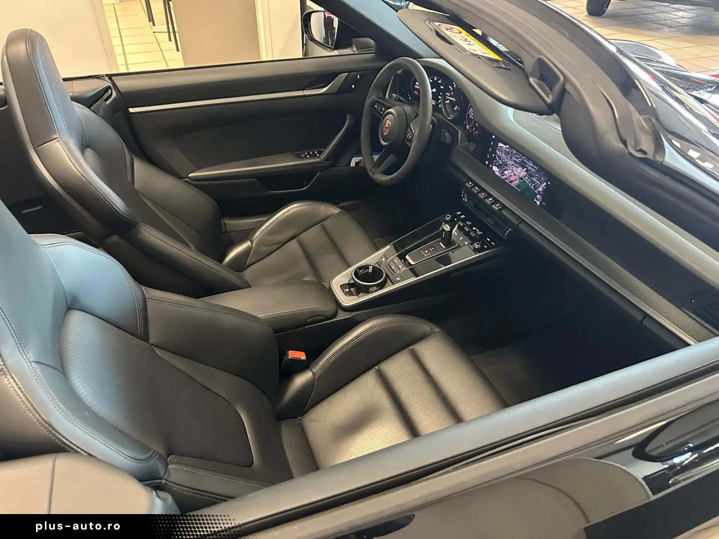 PORSCHE 992 Carrera Cabriolet Sportabgas SPORTSITZ-Plus