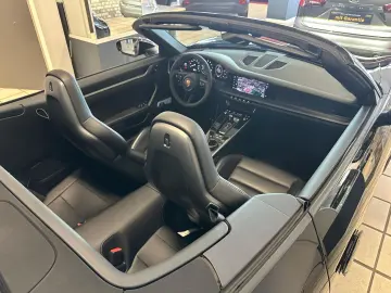 PORSCHE 992 Carrera Cabriolet Sportabgas SPORTSITZ-Plus